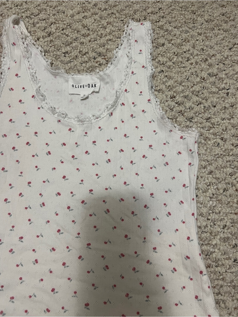 Olive & Oak White Ditsy Ribbed Red Floral print Lace-Trim Camisole - Picture 3 of 4
